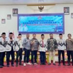 PGRI Enrekang Gelar Konkerkab I 2025, Teguhkan Komitmen Guru Bermutu untuk Indonesia Maju 3 Para pengurus dan tamu kehormatan berpose bersama usai pembukaan Konferensi Kerja Kabupaten (Konkerkab) I PGRI Enrekang Tahun 2025 dengan tema “Guru Bermutu, Indonesia Maju — Guru Hebat, Indonesia Kuat.”
