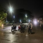 Polres Gowa Intensifkan Patroli Malam, Cegah Kejahatan Sejak Dini Hari 4 Personel Unit Perintis Presisi Samapta Polres Gowa melaksanakan patroli malam di wilayah Somba Opu untuk menjaga keamanan dan mencegah tindak kejahatan jalanan, Senin (27/10/2025).