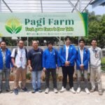Urban Farming Bertenaga Surya: Jalan Baru Menuju Ketahanan Pangan Kota 3 Kegiatan PkM Tim Universitas Pertamina yang dilakukan oleh dosen beserta mahasiswa di pertanian modern PagiFarm, Bogor, Jawa Barat.