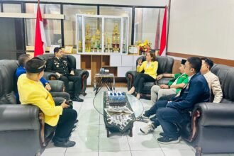 “Salam Moderasi” Satukan Tujuh OKP Lintas Iman, Kapolrestabes Makassar Beri Dukungan Penuh 23 Kapolrestabes Makassar, Kombes Pol Arya Perdana, S.H., S.I.K., M.Si, beri dukungan ke tujuh Organisasi Kepemudaan (OKP) di Sulawesi Selatan berkolaborasi menggelar kegiatan bertajuk “SALAM MODERASI: The Event Sumpah Pemuda”, Selasa lalu (28/10/2025).