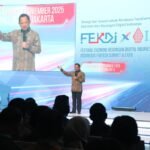 Mendagri Dorong Pemda Perkuat Literasi Keuangan Digital untuk Tingkatkan PAD 3 Mendagri Tito Karnavian menyerukan penguatan literasi keuangan digital bagi pemerintah daerah saat membuka Festival Ekonomi Keuangan Digital Indonesia & Indonesia Fintech Summit & Expo 2025 di JICC Jakarta.
