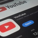 Lebih Pintar, Bukan Lebih Tajam 3 YouTube kini tak sekadar menajamkan gambar, tapi juga mengasah kecerdasannya. AI akan otomatis meningkatkan kualitas video hingga 4K — bukti bahwa masa depan visual adalah hasil dari kecerdasan, bukan sekadar ketajaman. (dc/ho/mp)