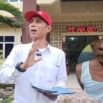 Agung Salim, S.H., kuasa hukum Syahruddin memberi keterangan pers di halaman kantor Polsek Tamalate Makassar.