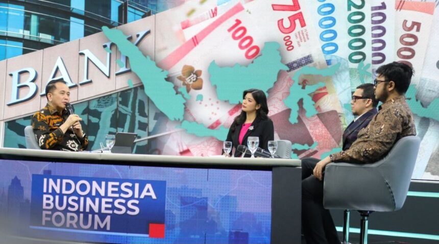 Kemendagri menegaskan bahwa seluruh dana Pemda yang tersimpan di bank adalah bagian dari mekanisme resmi pengelolaan keuangan daerah—bukan dana yang “ditahan”. Uang kas dikelola melalui giro, tabungan, dan deposito sesuai kebutuhan belanja dan diaudit secara berkala.