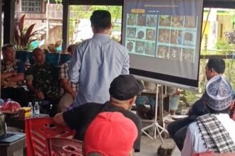 Sosialisasi CV Hadaf Karya Mandiri di Cendana berlangsung interaktif, warga menyimak pemaparan terkait rencana eksplorasi tambang emas.