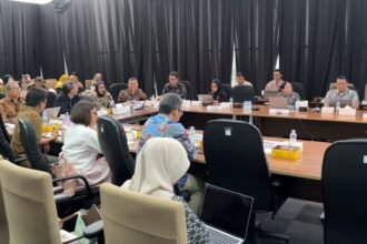 Rapat di kantor Badan Gizi Nasional (BGN) dihadiri perwakilan dari tiga kementerian koordinator dan 13 kementerian/lembaga anggota Tim Koordinasi, (14/11/2025). (dok. bgn/ho)