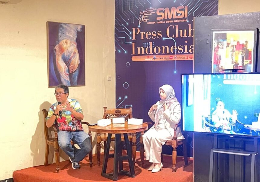 Diskusi di Press Club Indonesia menghadirkan pembicara yang membahas masa depan ekosistem media digital dalam era platform global, (15/11/2025).