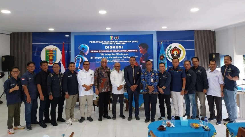 Pekan Pendidikan Wartawan PWI Lampung di Bandar Lampung, Senin (17/11/2025)