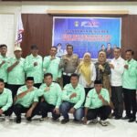 Pengurus SMSI Kabupaten Wajo periode 2025–2028 berpose usai dilantik di Convention Center Sallo Hotel Sengkang, Rabu (19/11/2025).