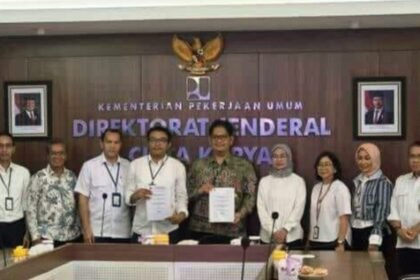 Penandatanganan kontrak proyek SDA antara WIKA dan Ditjen Cipta Karya di Jakarta.