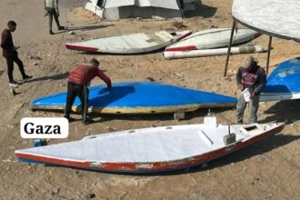 Pembukaan bengkel perbaikan kapal rusak di pelabuhan Gaza (Opening of a workshop for repairing damaged boats in Gaza port). (aliabuaqa/ho/mp)