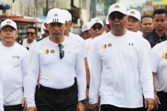 Kegiatan Kick Off HPN 2026 di Serang dengan jalan sehat bersama.
