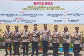 Serah terima jabatan (Sertijab) bagi pejabat utama dan Kapolsek jajaran di Lapangan Apel Griya Bhayangkara, Selasa (2/12/2025).