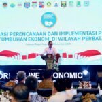 Wamendagri Bima Arya memaparkan pentingnya pembangunan berbasis aglomerasi dalam Borderline Economic Summit 2025 di Bogor.