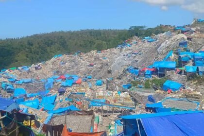 Areal penambangan emas Gunung Botak, Kabupaten Buru, Maluku.