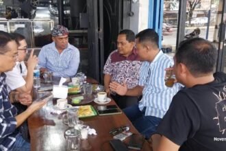 Diskusi santai para pemangku kepentingan peternakan unggas di sela FGD penguatan akses jagung di Pantai Labu, Deli Serdang, Sumatra Utara.