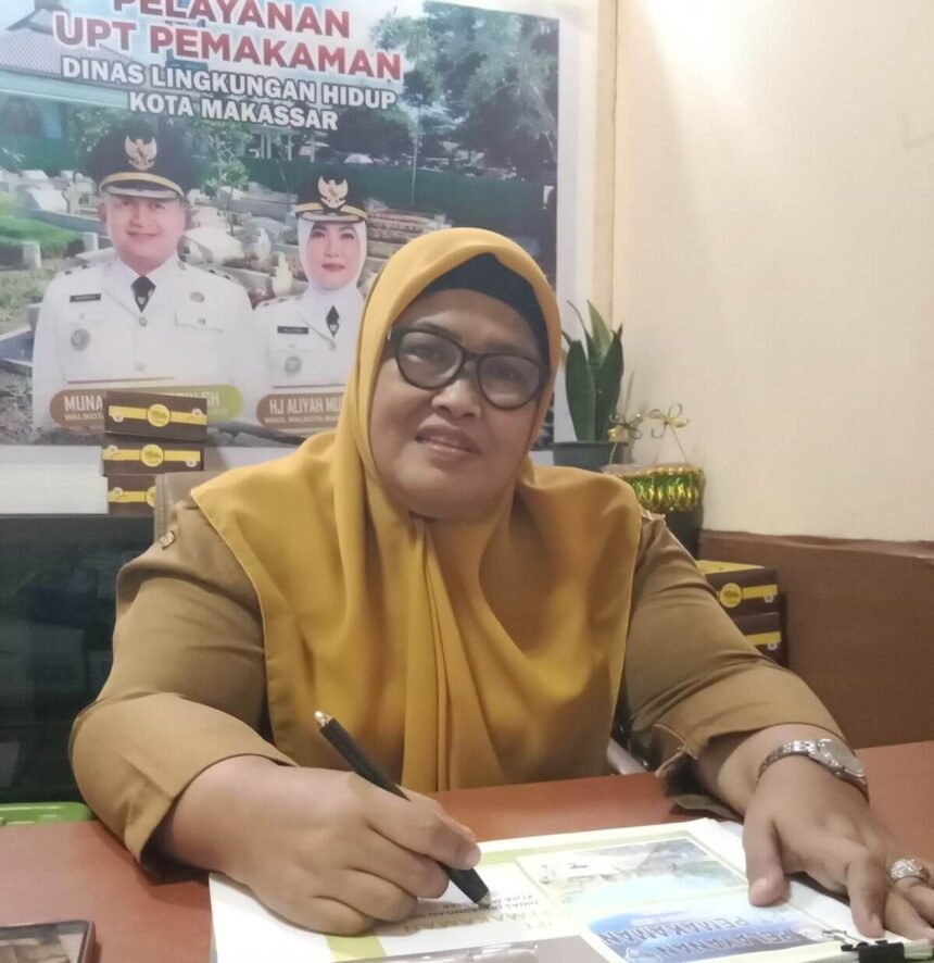 Kepala UPT Pemakaman DLH Kota Makassar, Khadijah Amiruddin, SE., MM.