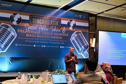 Direktur Poltekpar Makassar, Dr. Herry Rachmat Widjaja, saat membuka kegiatan Bisik (Bincang Asik) bersama insan media di Makassar, sebagai upaya memperkuat sinergi dan komunikasi strategis.