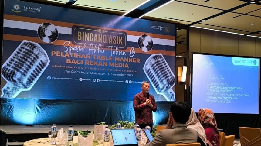Direktur Poltekpar Makassar, Dr. Herry Rachmat Widjaja, saat membuka kegiatan Bisik (Bincang Asik) bersama insan media di Makassar, sebagai upaya memperkuat sinergi dan komunikasi strategis.