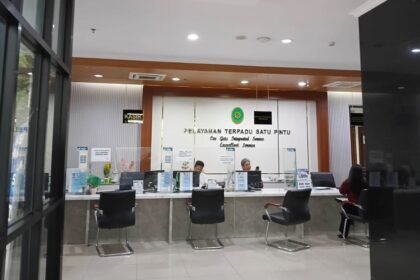 Pelayanan Terpadu Satu Pintu (PTSP) PTUN Jakarta tampil modern dan responsif, didukung sistem digital untuk layanan peradilan yang cepat dan transparan.