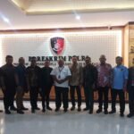 Jajaran Persaudaraan Aceh Seranto (PAS) bersama tim advokasi usai melaporkan dugaan ujaran kebencian terhadap warga Aceh ke Direktorat Siber Bareskrim Polri, Jakarta.