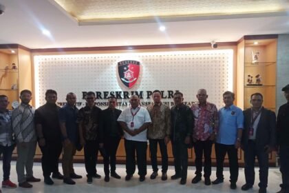 Jajaran Persaudaraan Aceh Seranto (PAS) bersama tim advokasi usai melaporkan dugaan ujaran kebencian terhadap warga Aceh ke Direktorat Siber Bareskrim Polri, Jakarta.