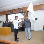 Pelantikan Ketua SMSI Luwu Chaeruddin ditandai penyerahan bendera organisasi dalam acara pelantikan pengurus SMSI Kabupaten Luwu, disaksikan unsur Forkopimda dan insan pers.