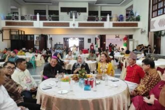 Kebersamaan lintas iman mewarnai Open House Natal Keuskupan Agung Makassar, memperkuat persaudaraan dan semangat toleransi di Sulawesi Selatan.