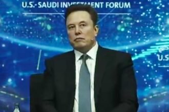 Elon Musk berbicara soal masa depan AI dan energi surya di luar angkasa dalam forum investasi AS–Arab Saudi. (@cb_doge/ho/mp)