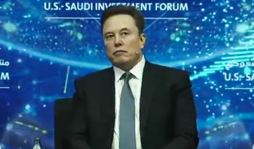 Elon Musk berbicara soal masa depan AI dan energi surya di luar angkasa dalam forum investasi AS–Arab Saudi. (@cb_doge/ho/mp)