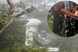 Tim SAR Gabungan berhasil mengevakuasi kotak hitam pesawat di medan hutan pegunungan setelah pencarian intensif selama beberapa hari. Flight recorder kini diamankan untuk proses investigasi lebih lanjut.
