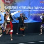 Penampilan seni tradisi memeriahkan Anugerah Kebudayaan PWI Pusat dalam rangka HPN 2026, merayakan keberagaman dan kekayaan budaya Nusantara.