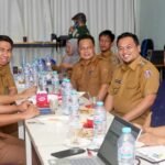 Wakil Bupati Enrekang Andi Liwang memimpin rakor bersama BPJS Ketenagakerjaan guna memperkuat perlindungan jaminan sosial pekerja di Enrekang, Selasa (27/1/2026).