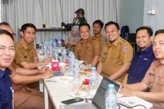 Wakil Bupati Enrekang Andi Liwang memimpin rakor bersama BPJS Ketenagakerjaan guna memperkuat perlindungan jaminan sosial pekerja di Enrekang, Selasa (27/1/2026).