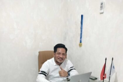 Kuasa hukum pengelola PG Butung Makassar, saat menyiapkan langkah hukum terkait polemik pengelolaan dan pungutan Jaspro Pasar Butung.