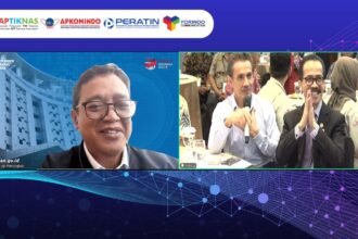 Deputi Badan Siber dan Sandi Negara Slamet Aji Pamungkas menjadi pembicara dalam forum transformasi digital APTIKNAS–APKOMINDO di Surabaya, membahas ancaman siber terhadap rumah sakit dan industri berbasis AI.