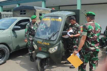 Pemeriksaan kendaraan dinas oleh jajaran TNI di Kodim 1419/Enrekang guna memastikan kesiapan operasional satuan.