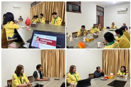 Peserta Pemuda Katolik Sulawesi Selatan mengikuti sesi Kursus Kepemimpinan Dasar di Keuskupan Agung Makassar, dengan pembekalan spiritualitas dan manajemen organisasi.