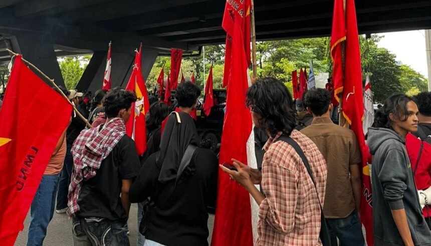 May Day 2026 di Makassar, LMND Tuntut Perbaikan Kebijakan Publik dan Evaluasi Kepala BGN