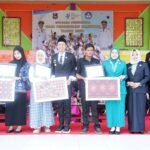Jurnalis PWI Enrekang, Sarimin Lamada, sukses membawa motif batik “Utan Loro” masuk 4 besar nasional pada ajang Lomba Desain Batik Khas Enrekang Massenrempulu di momentum Hardiknas 2026.