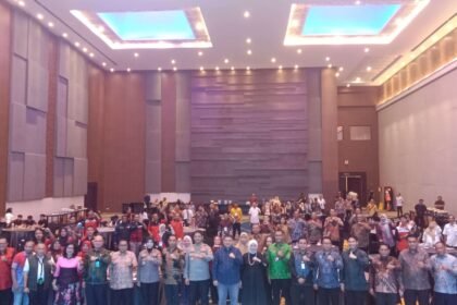 Pemkot Makassar bersama Forum Buruh se-Kota Makassar di Hotel Four Points by Sheraton, Senin (4/5/2026).