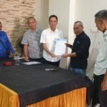 Tim H. Suwardi Thahir mengambil formulir bakal calon Ketua PWI Sulsel 2026–2031 di Kantor PWI Sulsel, Makassar, Kamis (7/5/2026).