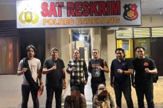 Satreskrim Polres Enrekang berhasil mengungkap kasus dugaan pencurian di Kecamatan Masalle dan mengamankan dua terduga pelaku beserta barang bukti emas hasil curian.