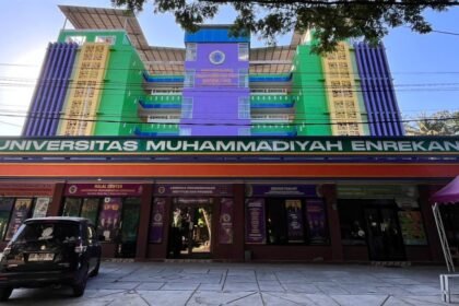 Universitas Muhammadiyah Enrekang kembali menorehkan prestasi dengan meraih Juara 1 Klaster Penelitian Madya tingkat LLDIKTI Wilayah IX Sultanbatara tahun 2026.
