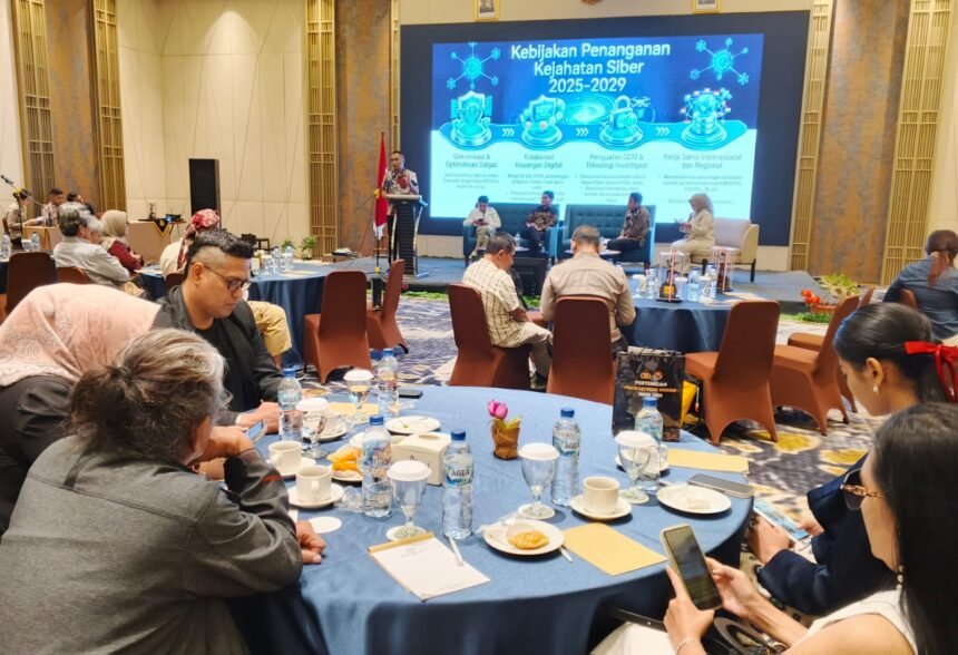 Industri perfilman Indonesia mulai menunjukkan perlawanan serius terhadap maraknya pembajakan digital dan kejahatan siber.