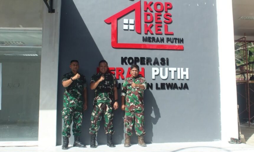 Dandim 1419/Enrekang bersama Kasi Ops Kasrem 141/Toddopuli meninjau progres pembangunan Koperasi Desa/Kelurahan Merah Putih di Kelurahan Lewaja, Kabupaten Enrekang.