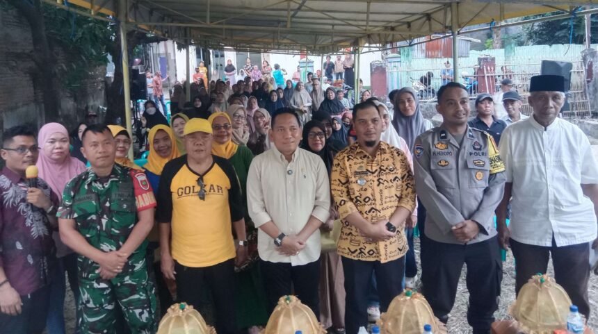 Reses H. Ismail di Kelurahan Lalatang berlangsung hangat dan penuh antusias warga. Aspirasi soal drainase, sampah, hingga penataan PKL jadi perhatian utama.