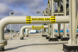 Harga gas alam AS melonjak usai prakiraan cuaca panas picu lonjakan permintaan listrik.
