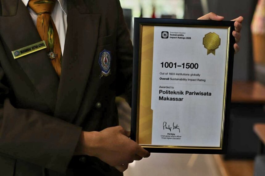 Poltekpar Makassar menorehkan prestasi internasional dengan masuk peringkat 1001–1500 dunia dalam THE Sustainability Impact Ratings 2026. Capaian ini menjadi bukti komitmen kampus vokasi pariwisata dalam mendukung pembangunan berkelanjutan melalui pendidikan, riset, dan pengabdian kepada masyarakat.