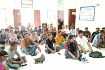 "Warga Kecamatan Sukamaju dan Sukamaju Selatan menghadiri sosialisasi Program Cetak Sawah Rakyat (CSR), menyampaikan aspirasi agar lahan produktif petani tidak dimasukkan dalam program tanpa persetujuan dan verifikasi yang transparan."